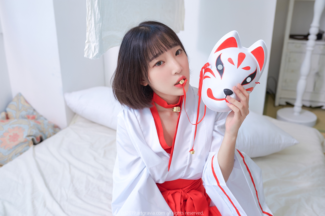 图片[1]-姜仁卿《ARTGRAVIA_VOL116》自拍，红白搭配，时尚与可爱的交融！-爱看兔