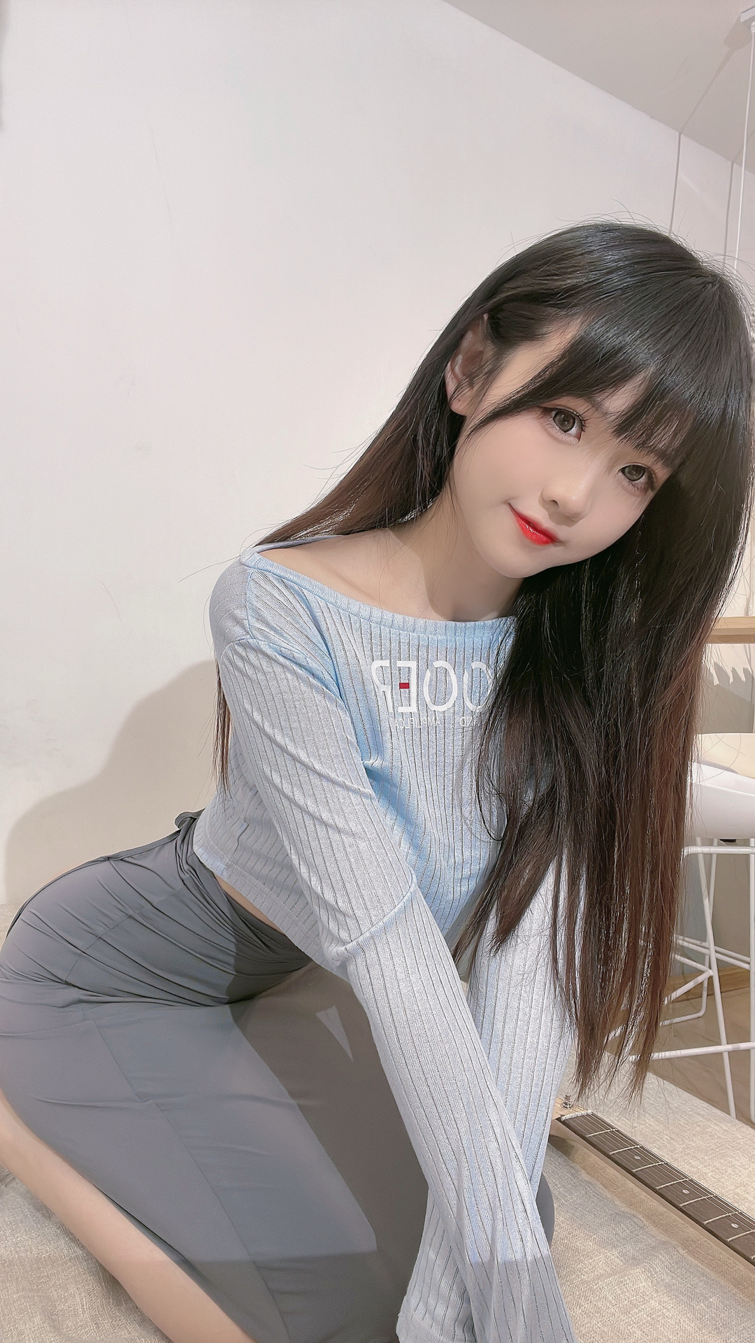 miko酱ww《温泉 吉他妹妹》清纯自拍大片,清新仙气魅力爆表！-爱看兔