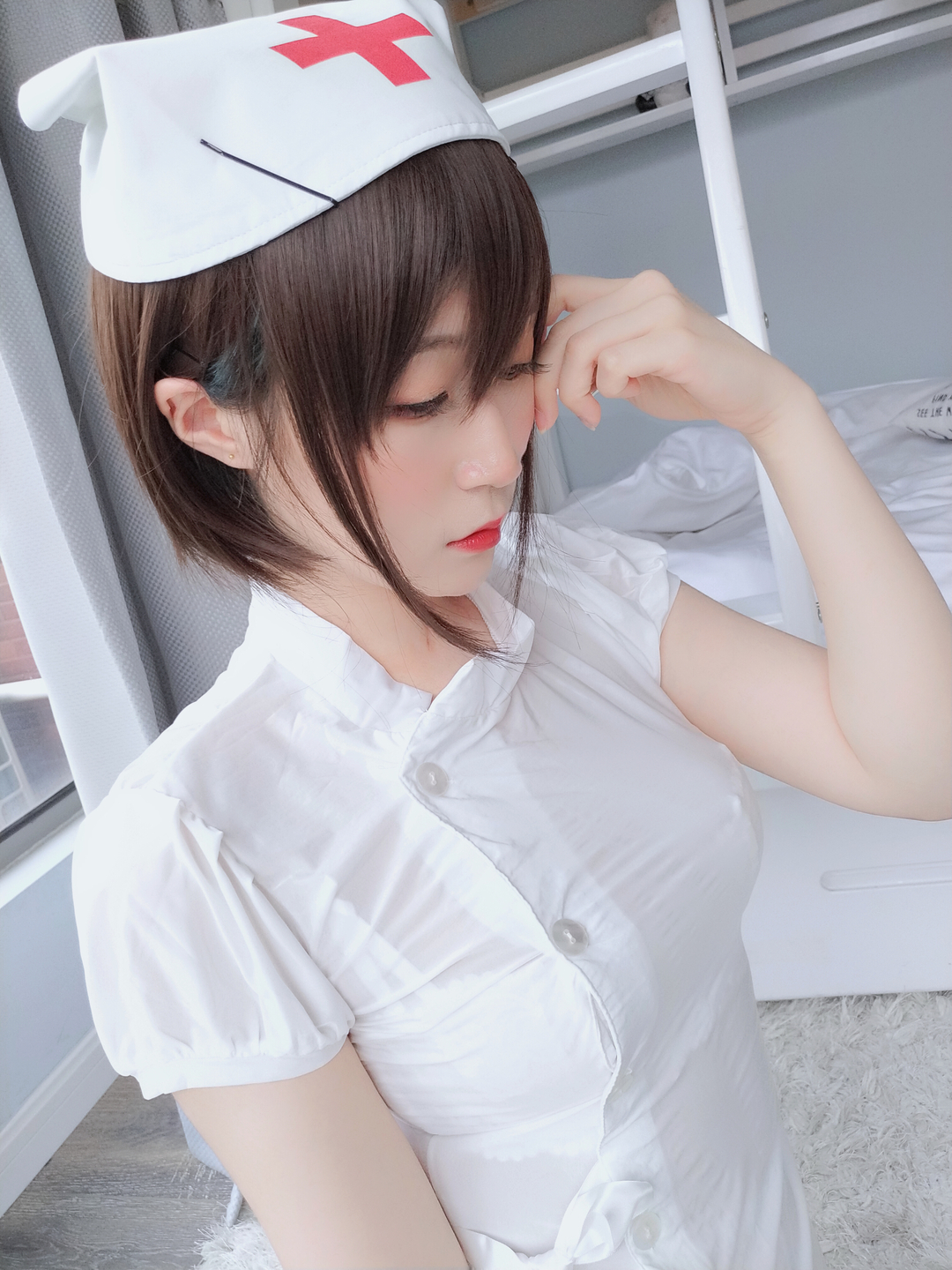 白银81的《白丝小护士》，萌萌哒超有感觉，带来满满少女心！-爱看兔