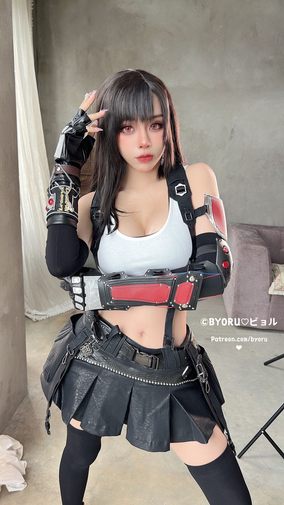 美艳女神Byoru《Tifa 蒂法》自拍，化身游戏女神惊艳全场！-爱看兔