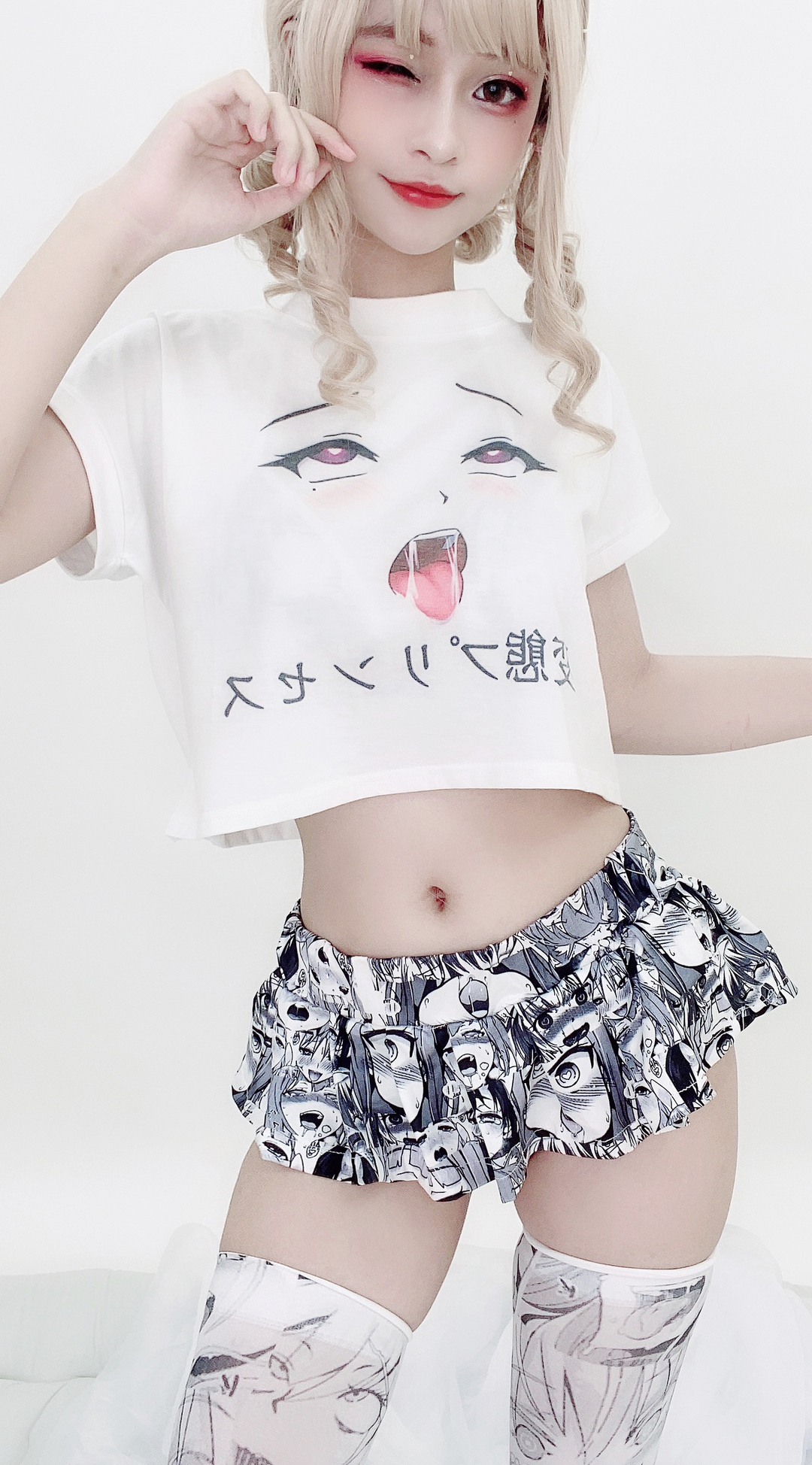图片[1]-越南美少女Azami自拍《阿黑颜衣服》，迷人的动漫风绝对不能错过！-爱看兔