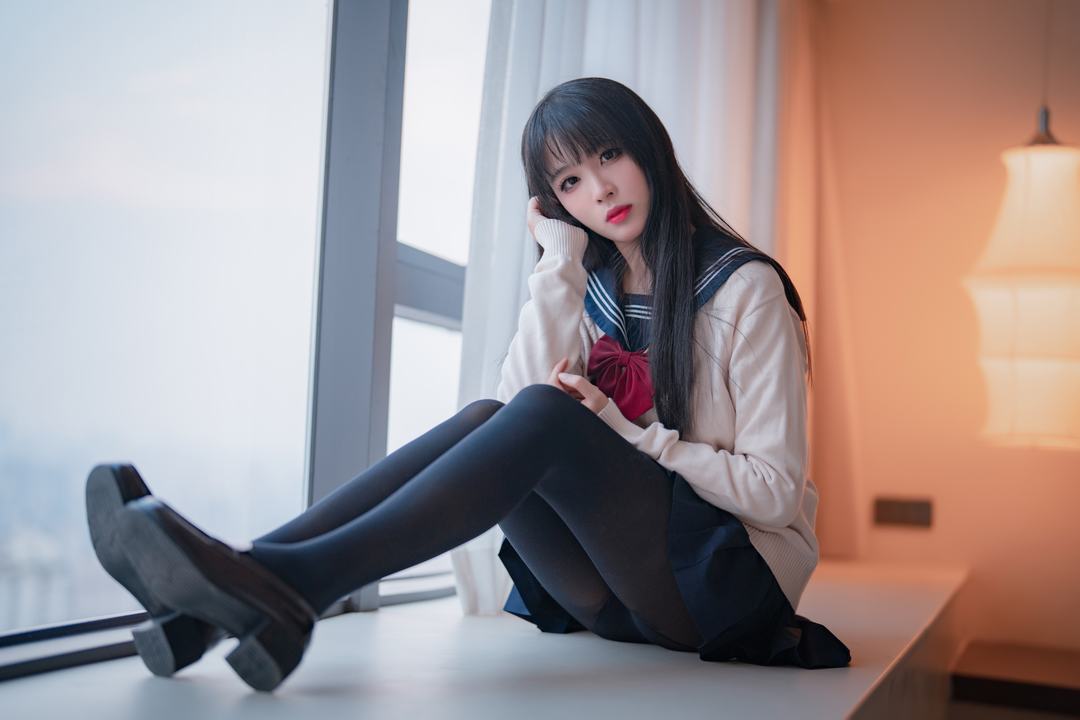 美少女轩萧学姐《JK厚裤袜》可爱程度破表，绝对让你心动不已！-爱看兔