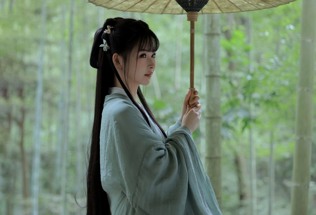 白莉爱吃巧克力《古风汉服》,古典美照惊艳网络！-爱看兔